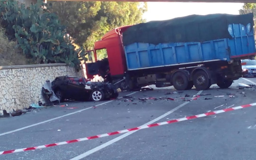 Ancora sangue sulla strada Statale 106 jonica 
Scontro tra un’auto e un tir, morto il regista Petitto