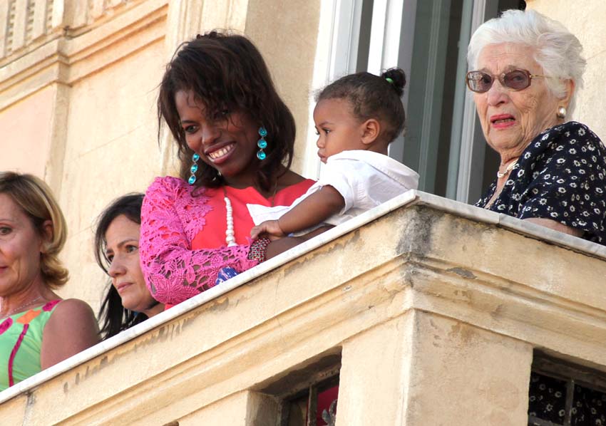 GUARDA LE FOTO – In migliaia a Reggio Calabria
per la processione della Madonna della Consolazione