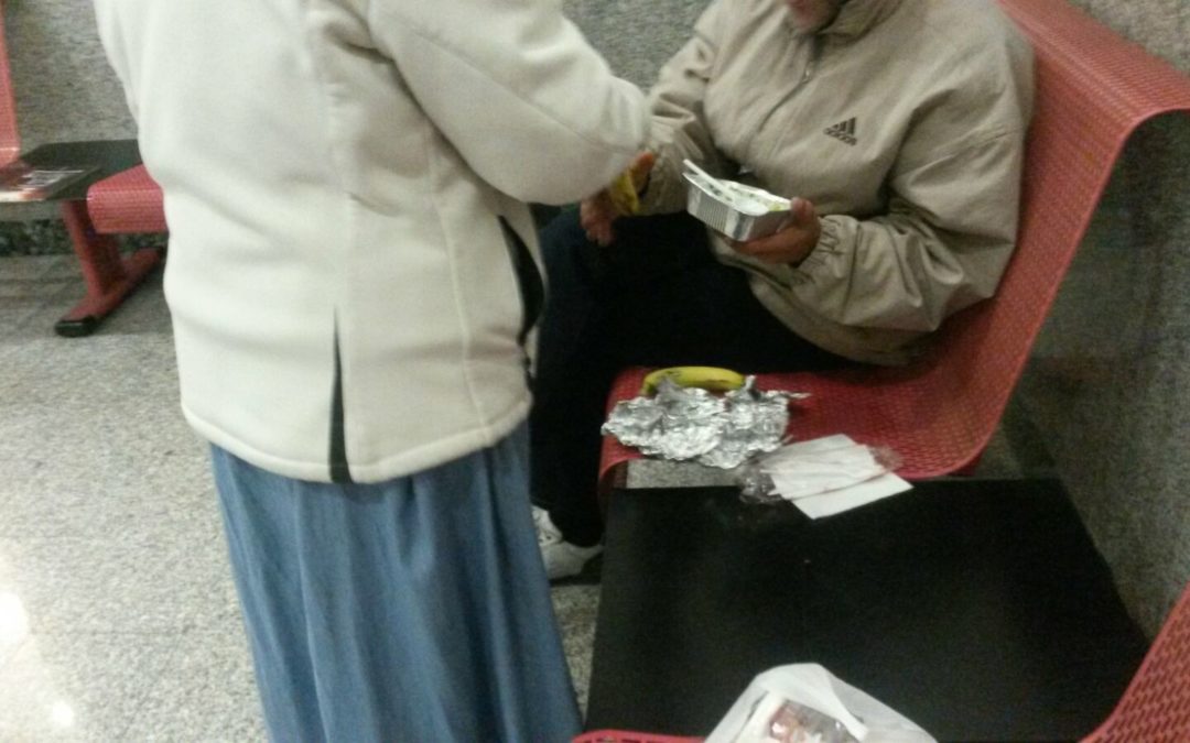 Pasti caldi per i senza dimora
La solidarietà nelle notti in stazione
