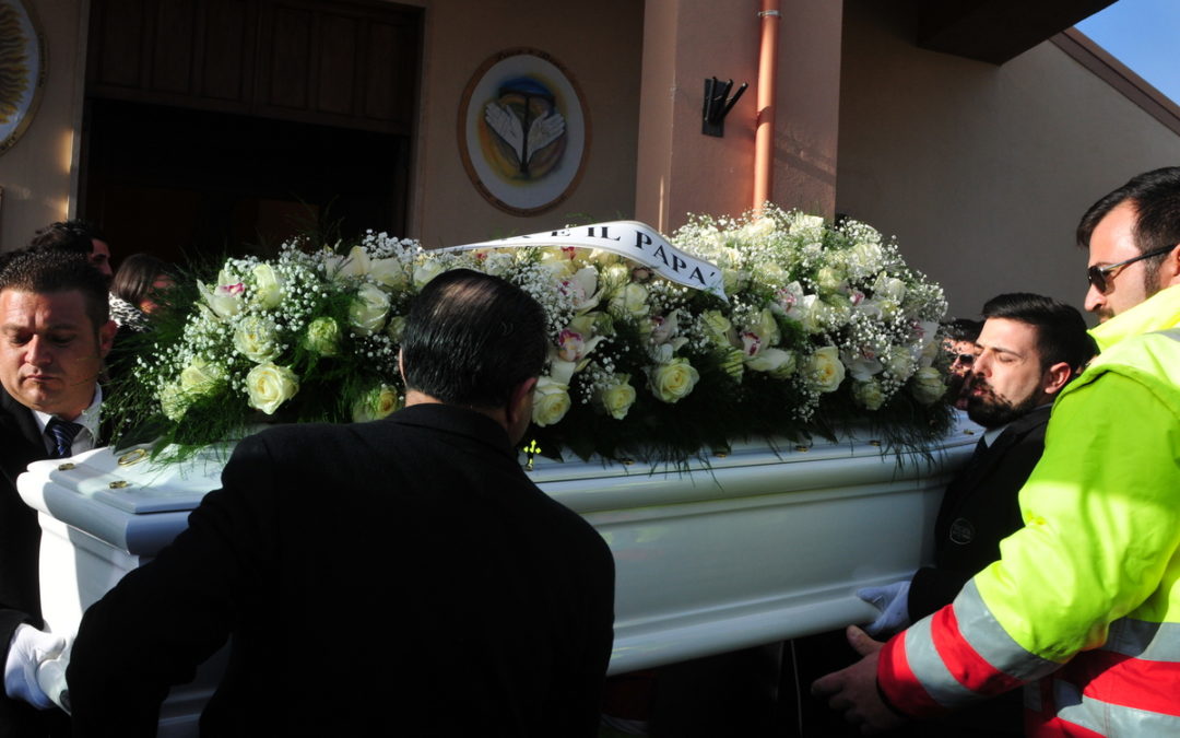 Forte commozione al funerale della ragazza travolta sulle strisce pedonali