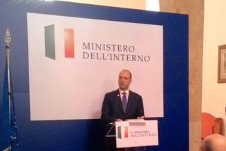 Alfano suona la carica nella lotta alla 'ndrangheta«Lo Stato è più forte di chi lo vuole combattere»