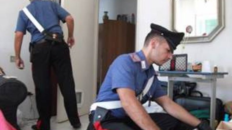 Nascondeva in casa 35 grammi di cocainaCarabinieri arrestano un uomo a Reggio Calabria