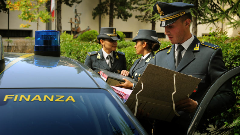 Usura: 2 denunciati dalla Guardia di Finanza a Crotone Chiedevano interessi fino al 135% del capitale iniziale