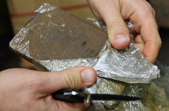 Sorpreso a spacciare hashish nel PotentinoTrovato con a casa 40 grammi di droga, arrestato