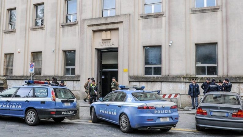 Sparatoria a Vibo, convalidato l'arresto per il tentato omicidio del cognato. Castagna resta in carcere