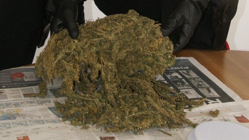 Aveva nascosto in due buste 4 chili di cannabisArrestato un imprenditore reggino di 86 anni