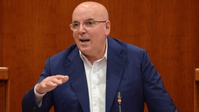 Oliverio insiste: «Io sono candidato alla presidenza della Regione»
La prossima settimana Zingaretti in Calabria incontra Callipo