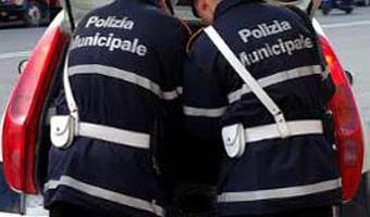 Due agenti della polizia locale aggrediti a Catanzarodurante un controllo a commercianti ambulanti