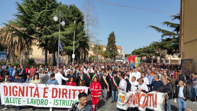 Sanità, scatta la nuova protesta dei primari di ViboLettera a Mattarella e Renzi: «Puniti da Scura»