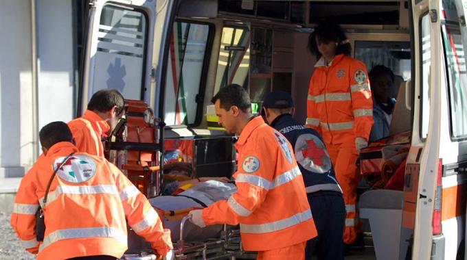 Scontro nel Reggino tra un’auto dei carabinieri e una vettura  Morto un uomo, diversi i feriti almeno due in gravi condizioni