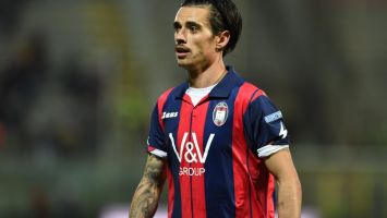 Serie A, il Crotone è in un incubo senza fineSesta sconfitta a Cagliari ma Nicola è soddisfatto