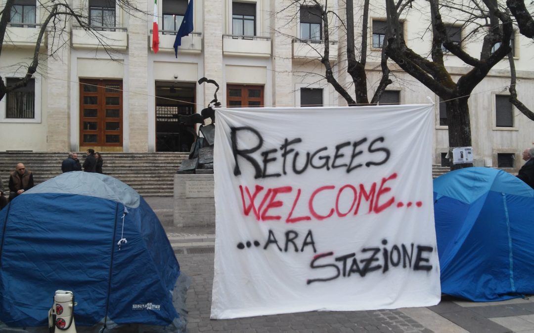 Sit in davanti la Prefettura di Cosenza per difendere le condizioni dei rifugiati
