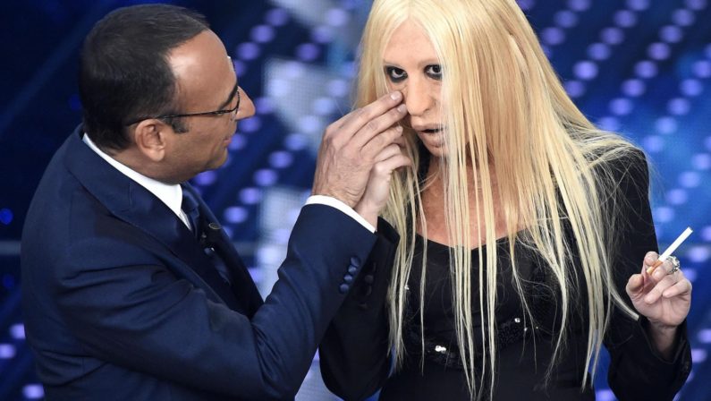 L'imitazione di Donatella Versace al Festival La stilista calabrese: «E' la mia controfigura»