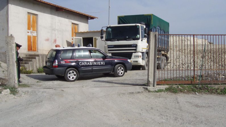 Impianto di Casignana chiuso nel primo giorno di conferimento e i rifiuti restano nei camion in sosta