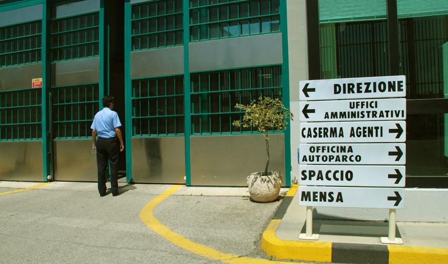 Mamma e figlio escono fuori dal carcere
A Castrovillari libero il piccolo di 10 mesi