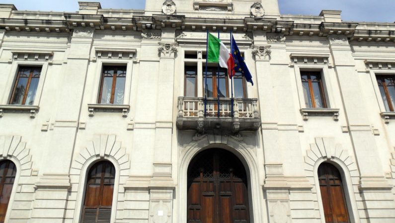 Accusato di falso in bilancio al Comune
Candidato a presidente dei commercialisti