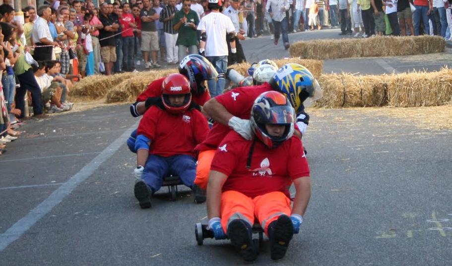 A Parenti si corre sui carri
come su bolidi di formula uno