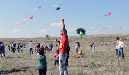 Al Parco della Murgia
 è “Festa degli aquiloni”