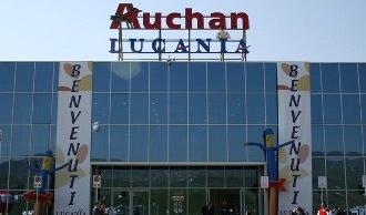 Auchan, a rischio tutto il centro
non solo il supermercato