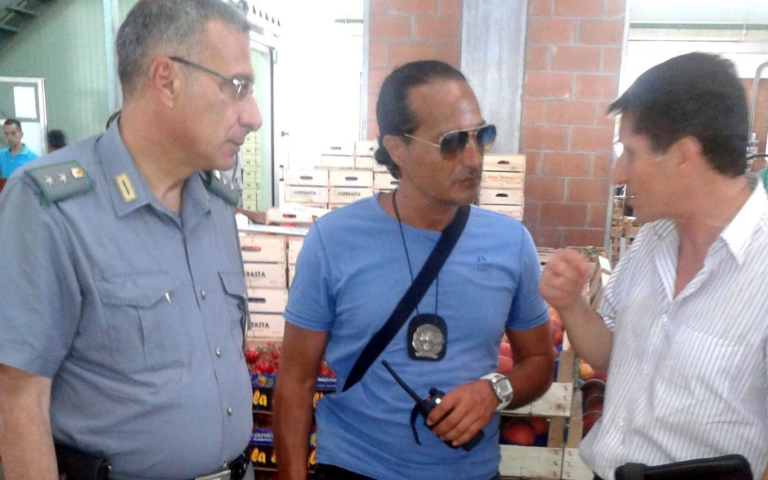 «Irregolarità igienico-sanitarie»: sequestrato
un quintale di alimenti diretti ai mercati generali