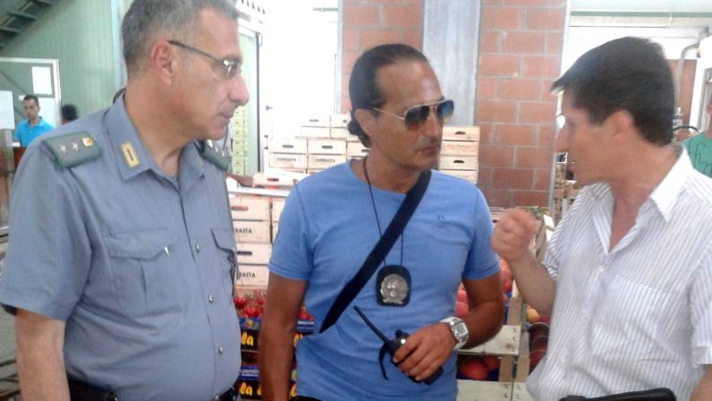 «Irregolarità igienico-sanitarie»: sequestrato
un quintale di alimenti diretti ai mercati generali