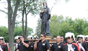 Su Rai World la festa dei calabresi a Chicago
Da record la processione di san Francesco di Paola