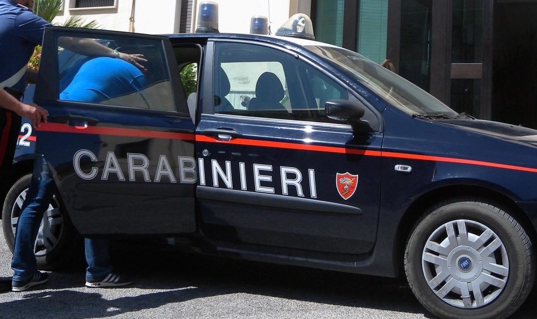 Ferisce al volto una donna e la rapina
Arrestato dai carabinieri nel Cosentino