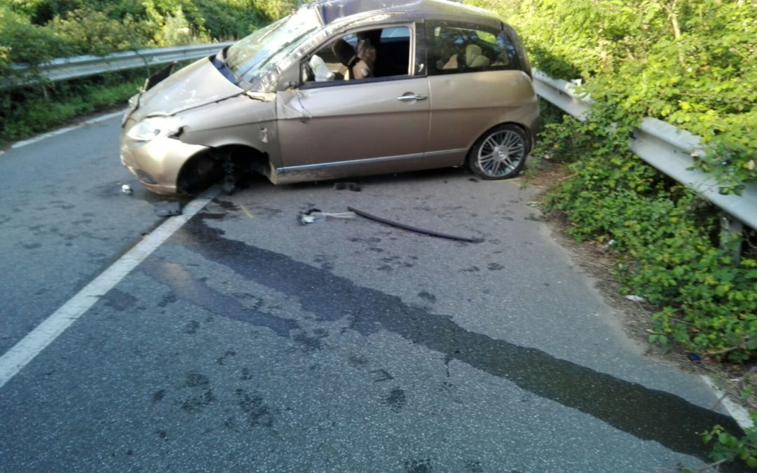 Strada killer nel Vibonese, avvallamento provoca incidente: morto un quarantenne, 2 giovani feriti
