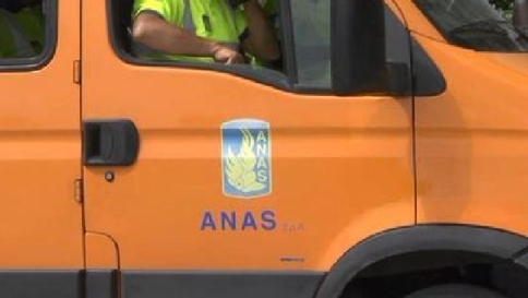 Lavori in corso dell'Anas sulla statale 106 jonicaSensi unici alternati e limitazioni nel Crotonese