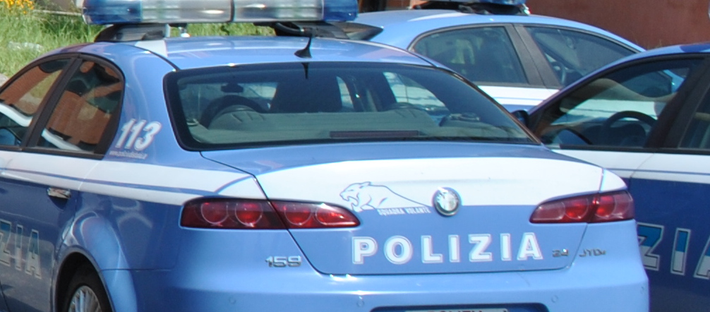 Rubavano il gasolio della ditta per cui lavoravano sulla A3La polizia individua e arresta nel Cosentino due operai