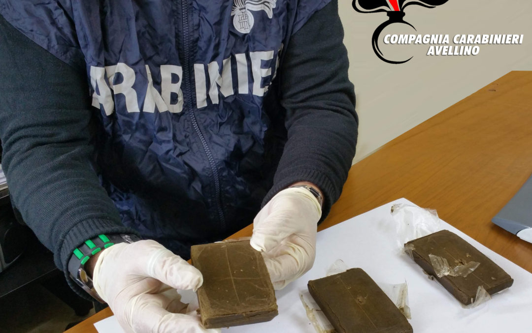Avellino, sorpreso con tre panetti di hascisc: arrestato 43enne