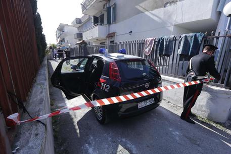 Bimba schiacciata da un cancello: inutile la corsa in ospedale