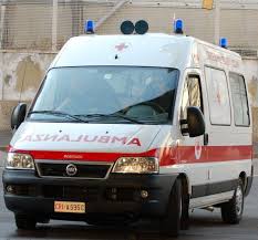 Ventitrenne giù dal balcone in pieno centro di Avellino, gravi le condizioni