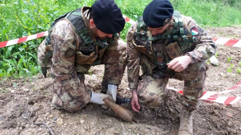 Ordigno bellico fatto brillare in provincia di CosenzaLa bomba era rimasta sepolta in un terreno privato