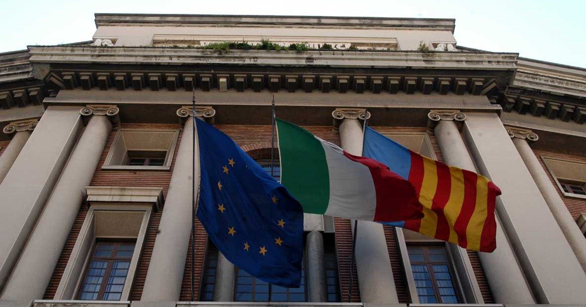 https://www.quotidianodelsud.it/wp-content/uploads/2016/05/Comune-di-salerno2-e1623431349941.jpg
