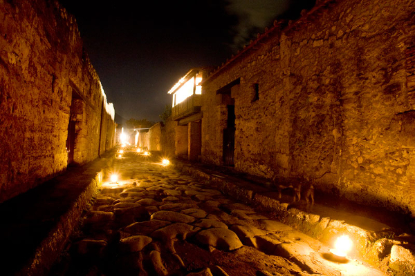 Riprendono vita gli arredi di due Domus Pompeiane