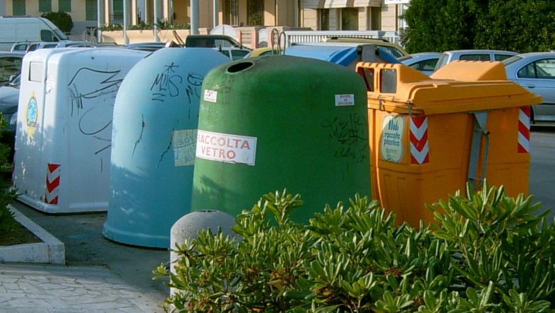 RIfiuti, cresce la raccolta differenziata in CalabriaMa per Legambiente ci sono ancora troppe discariche