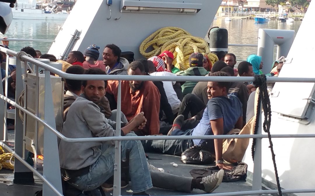 FOTO – Nuovo sbarco in Calabria  a Vibo arrivano oltre 200 migranti
