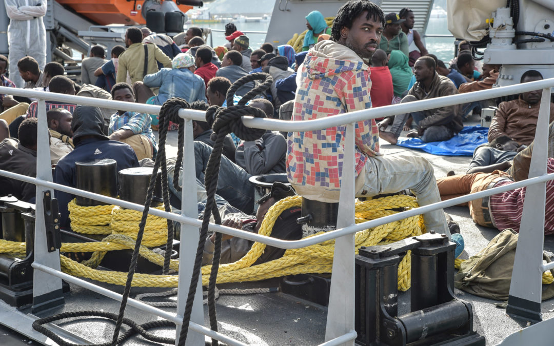 Nuova ondata di immigrati nel porto di Vibo  Sono 360 soccorsi dalla Marina Militare