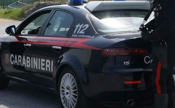 Pregiudicato in giro con coltello e pistola a salve a Paternopoli