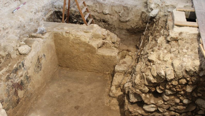 Chiesa del Vibonese rivela i suoi tesoriSpuntano importanti reperti archeologici
