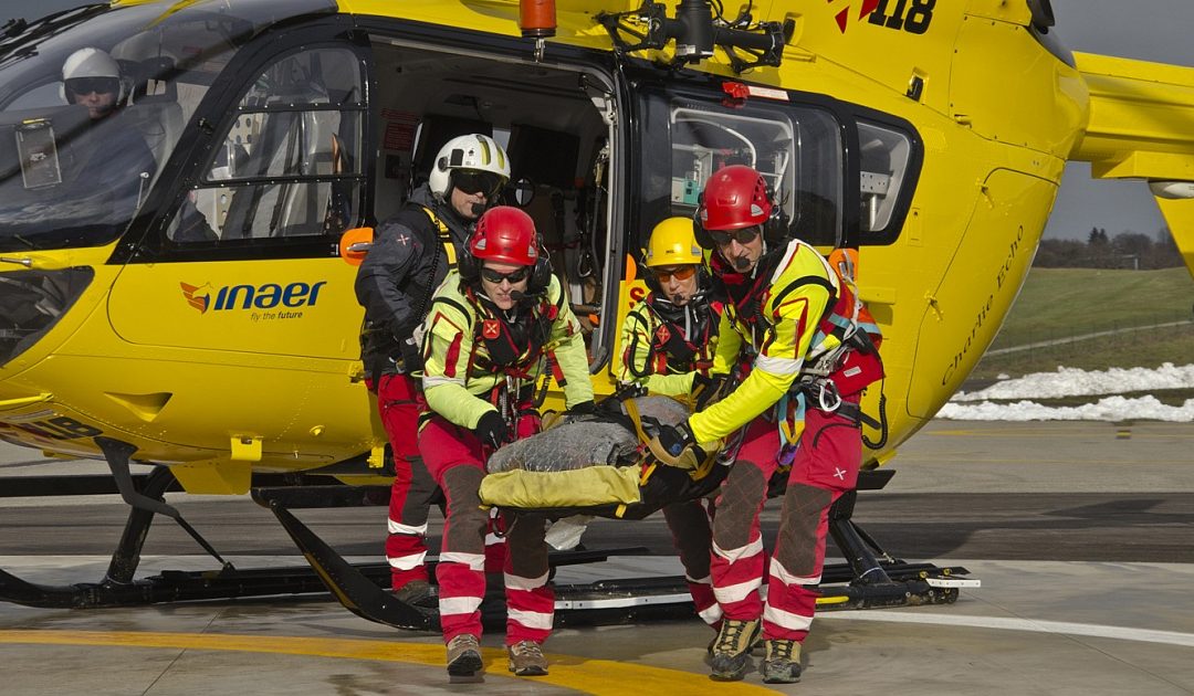 Operaio cade da un’impalcatura nel Vibonese  Trasportato in elicottero a Catanzaro: è grave