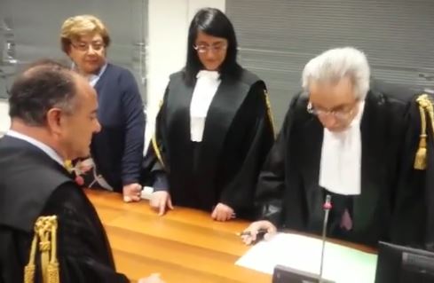 VIDEO – Il Nuovo procuratore della Repubblica di Catanzaro  Nicola Gratteri si insedia: il momento del giuramento