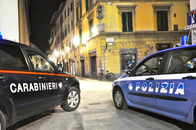 Esplosi 70 colpi di arma da fuoco, resta ferito un uomo a Napoli