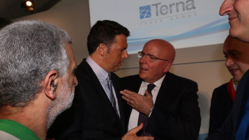 VIDEO - Renzi a Reggio Calabria per l'elettrodotto Terna«Stiamo dimostrando la nostra attenzione per il Mezzogiorno»