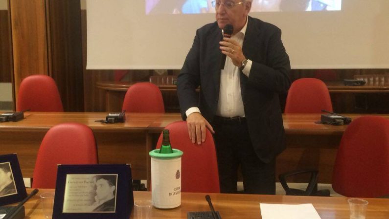 Avellino, il sindaco Foti celebra la prima unione civile dell'Irpinia