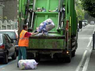 Raccolta rifiuti: ancora una giornata di sciopero e disagi per l'Irpinia. E i sindacati lanciano il presidio