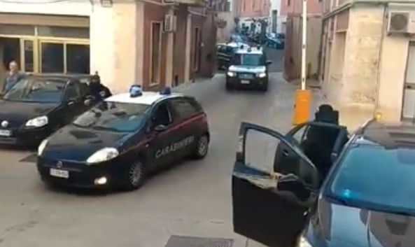 Sirene spiegate e la festa dei carabinieri per l’arresto di Fazzalari  Un momento storico per la lotta alla ‘ndrangheta calabrese