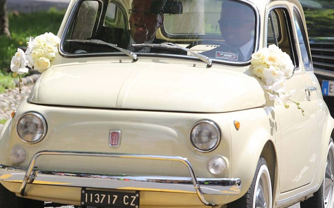 Si sposa ex calciatore Inter e Barcellona, Eto’o In chiesa con una Fiat 500 targata Catanzaro