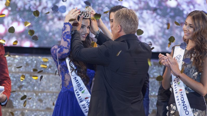 La calabrese Giada Tropea eletta Miss Mondo Italia  Fasce anche per le altre miss calabresi in corsa